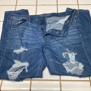 American Eagle Tomgirl Ripped Button fly Jeans